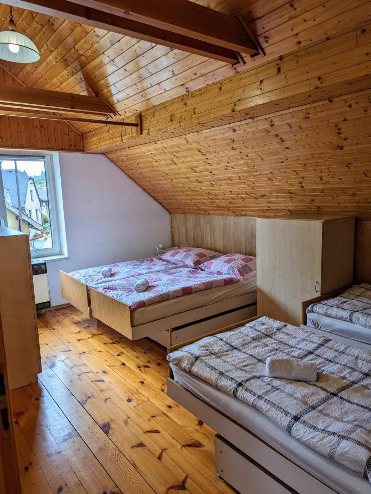 Apartman V Pensionu U Holzaepfelu Červený Kostelec エクステリア 写真